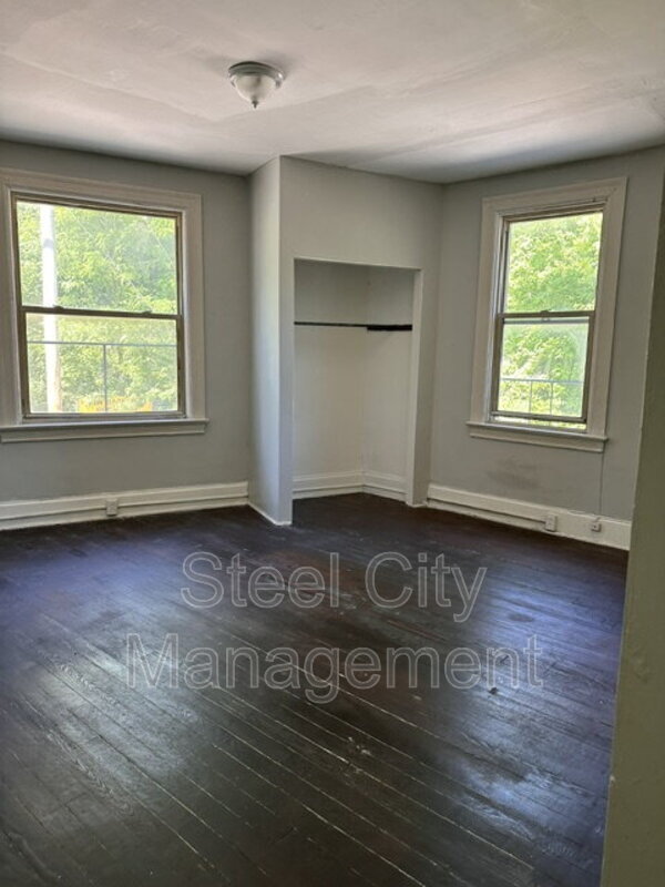 Building Photo - 810 Wood St