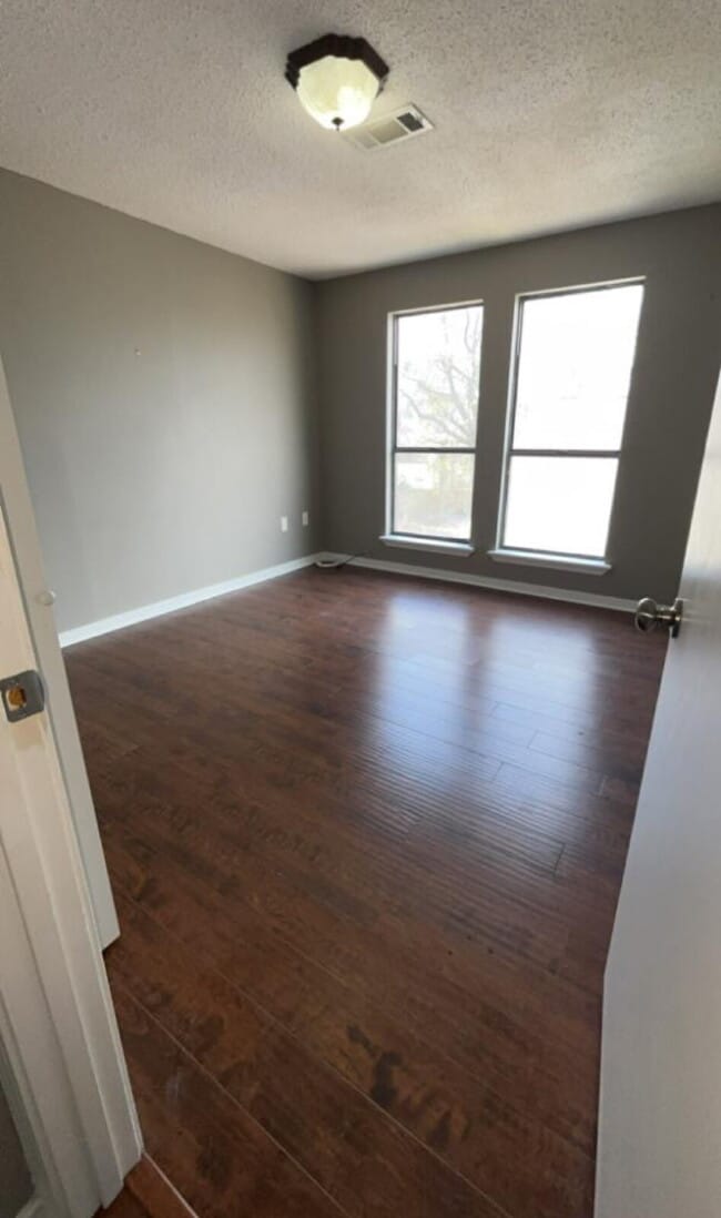 Building Photo - Reservoir living with utilities included for $2200!!