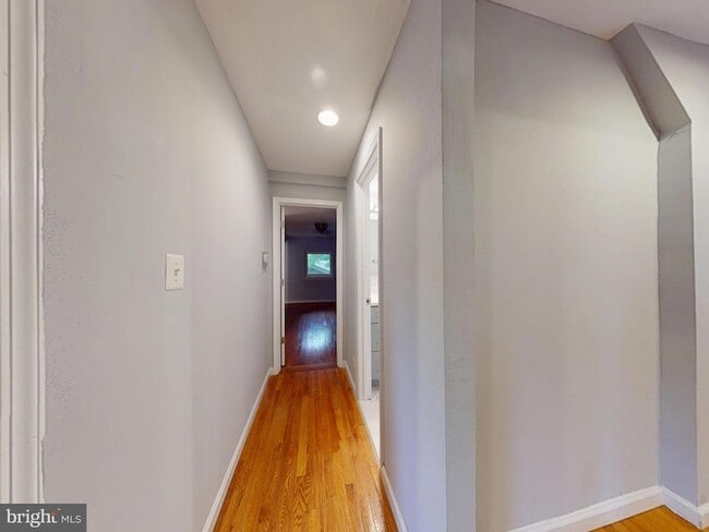 Building Photo - 3137 S Glebe Rd