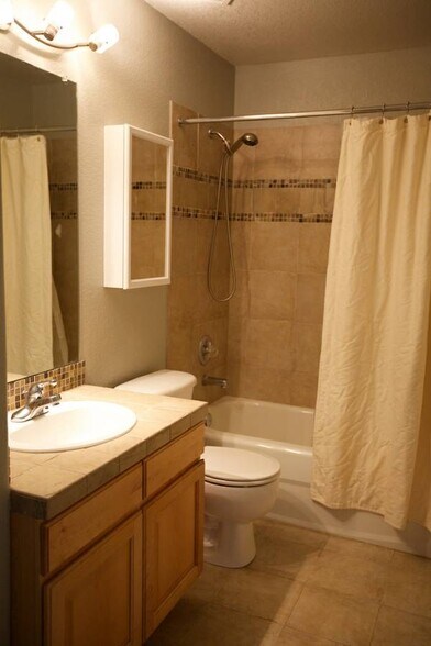 Bathroom - 1021 Laramie Blvd