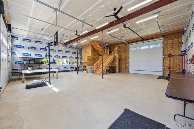 Building Photo - 5445 E Creek Rd