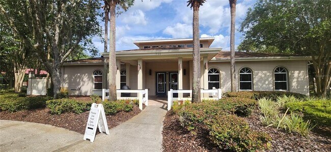 Building Photo - 1048 Sleepy Oak Dr