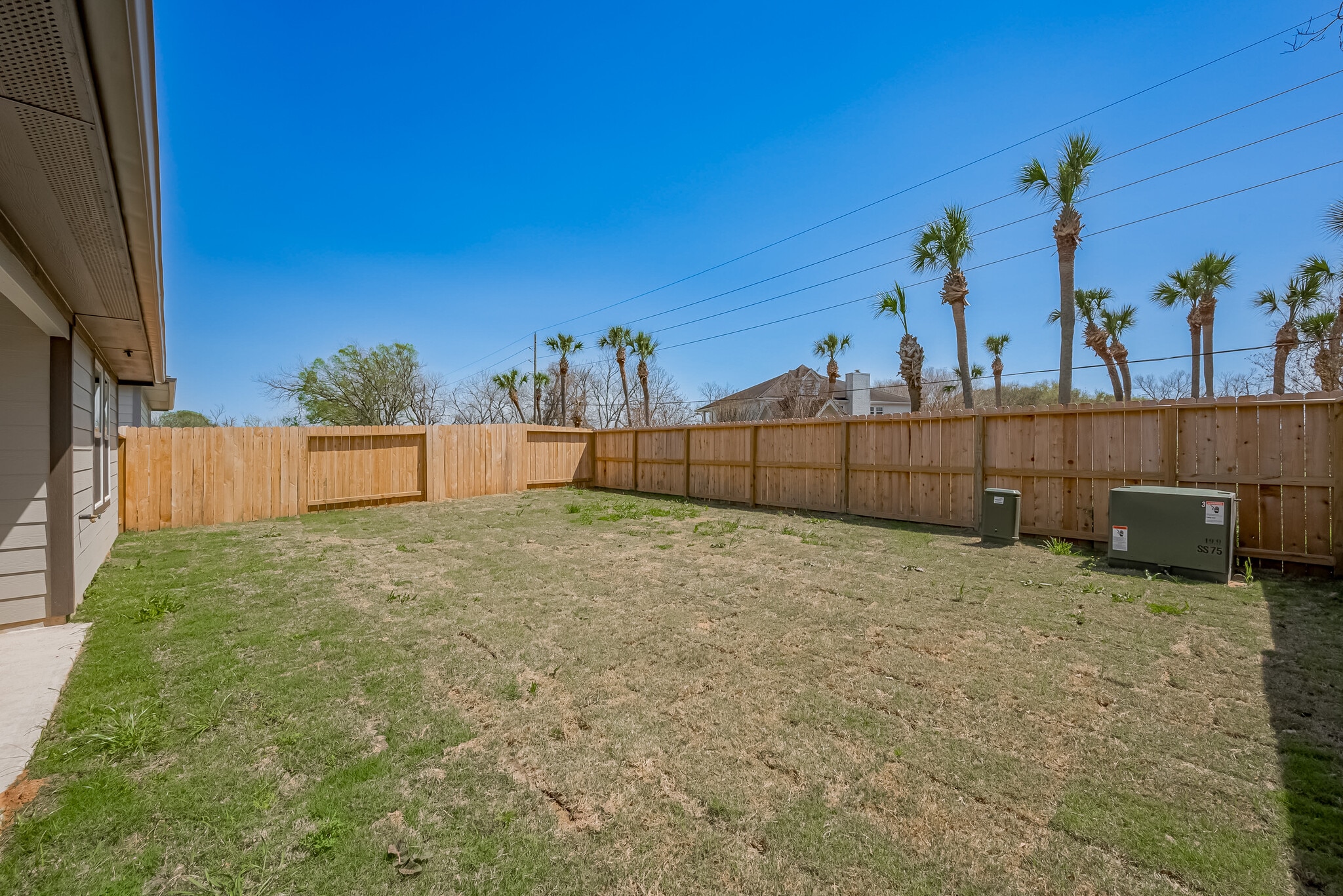 Fully fenced yard with no backyard neighbors - 1535 Merulana Ln