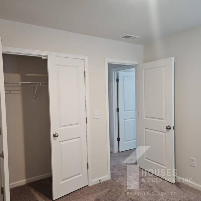 Building Photo - 338 Prosperity Ln