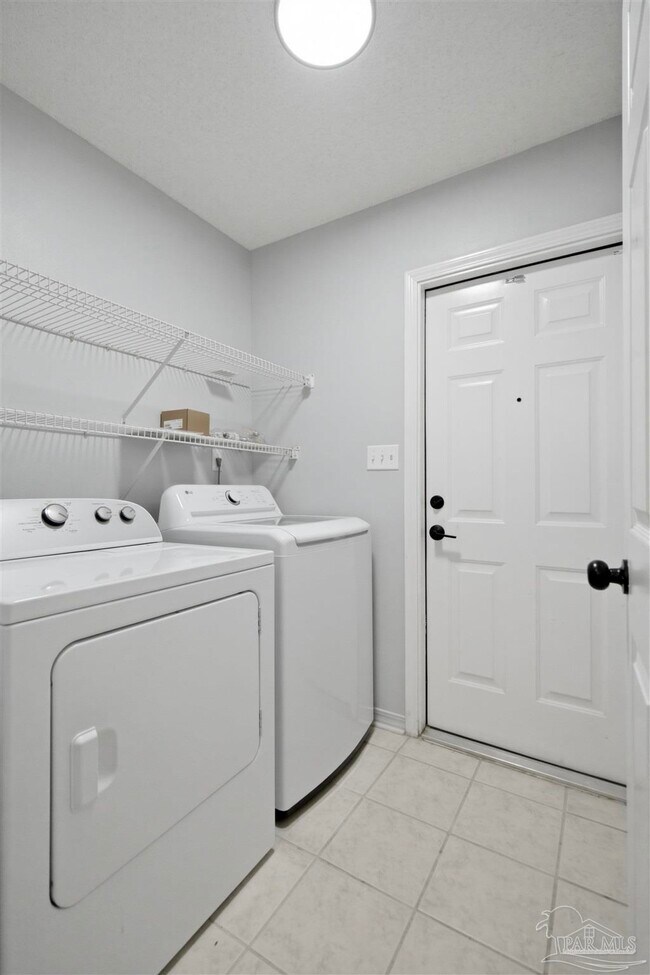 Building Photo - 9075 Caribbean Dr