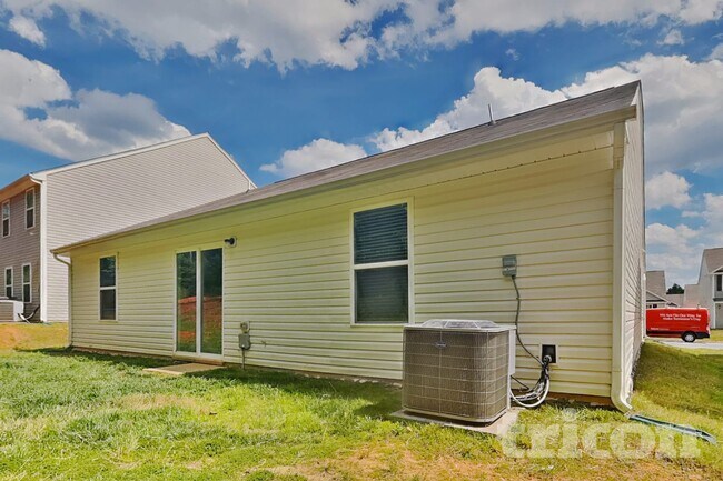 Building Photo - 4605 Hazelburn Dr