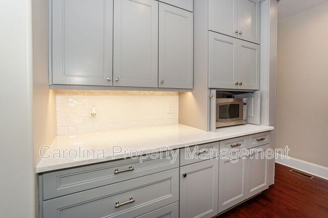 Building Photo - 181 Streamside Pl