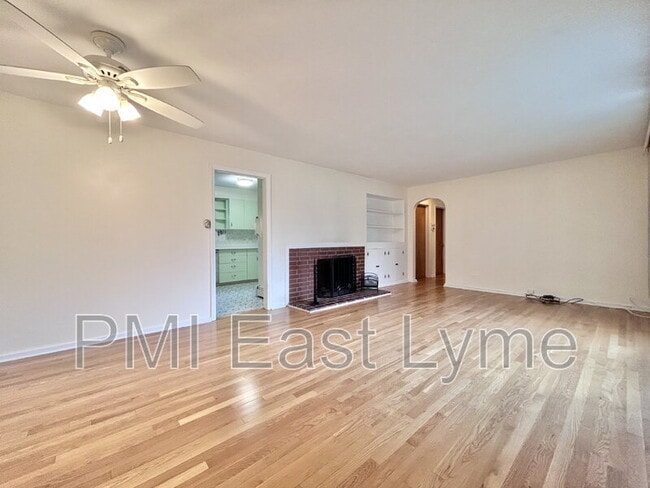 Building Photo - 22 Whitewood St