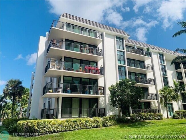 Building Photo - 1101 River Reach Dr