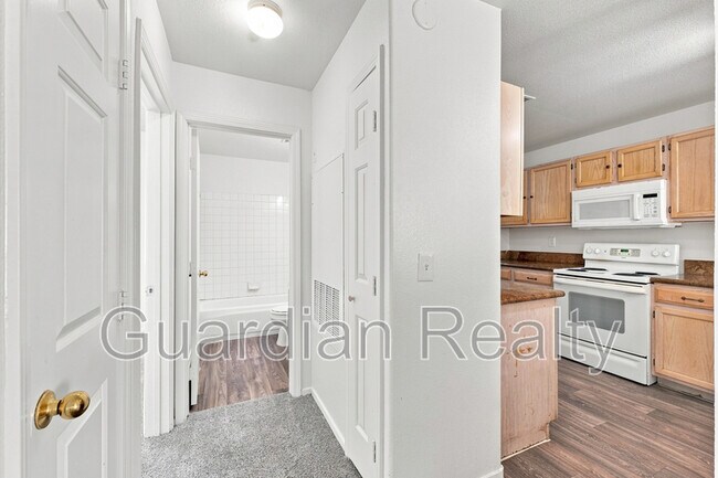 Building Photo - 3676 Renovah St