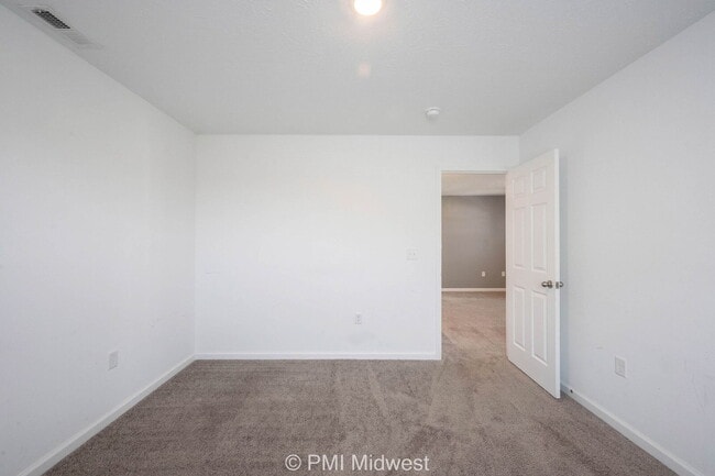 Building Photo - 3975 Fenwick Ln