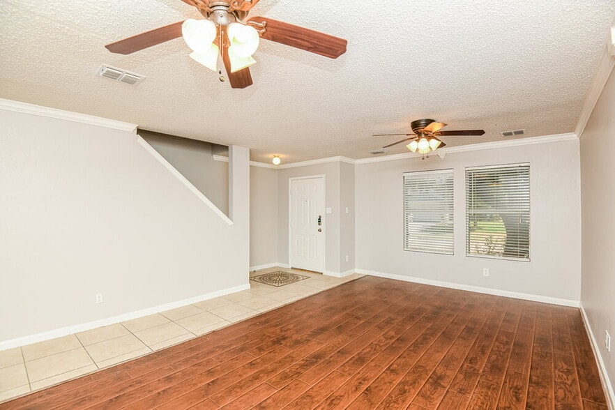 Building Photo - 3115 Teodoro Dr