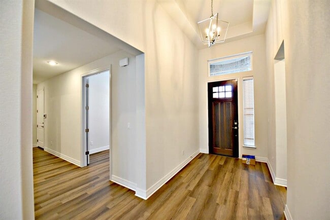 Building Photo - 2220 Airport Dr