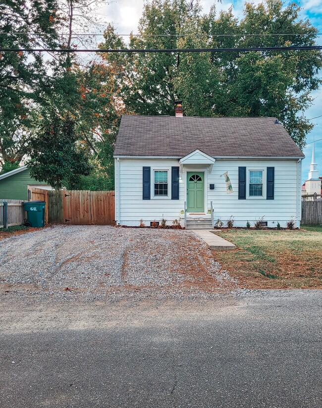 Building Photo - 8 N Ivy Ave