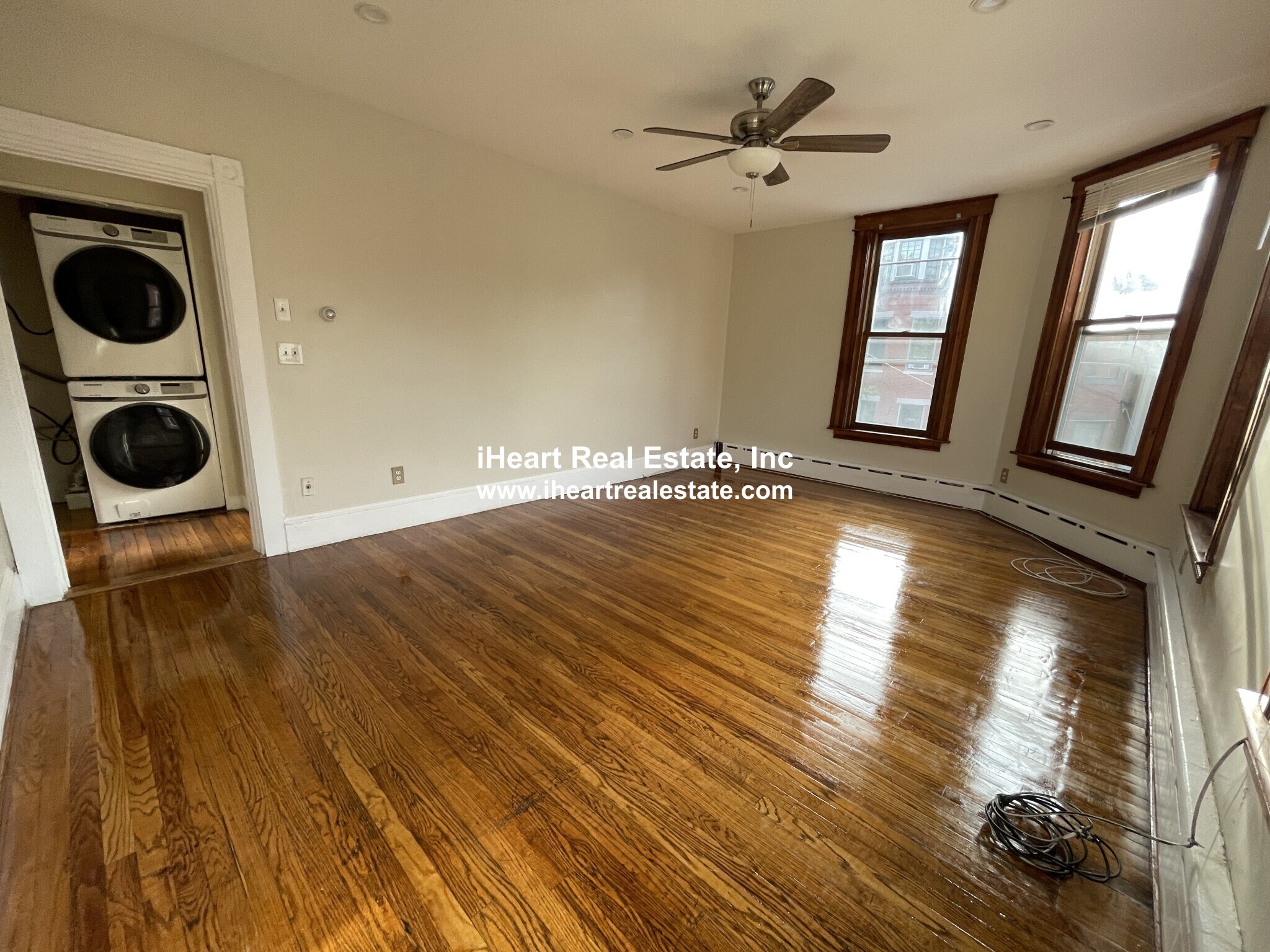 Building Photo - 338 K St