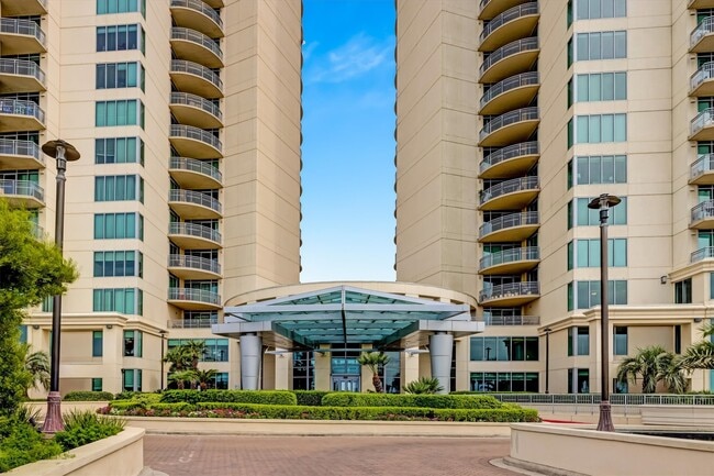 Building Photo - 801 E Beach Dr