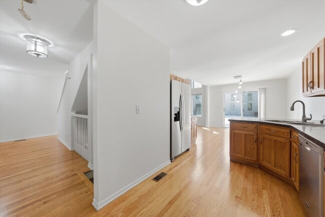 Building Photo - 8261 Pecan Pl