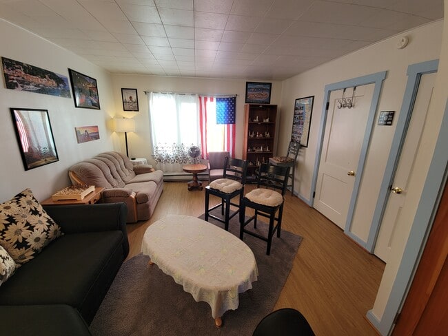 Building Photo - 211-212 W 13th St