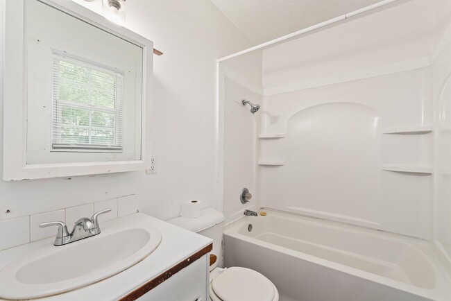 Building Photo - 302 Antler Dr