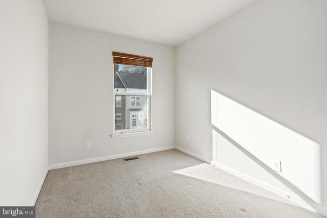 Building Photo - 42644 New Dawn Terrace