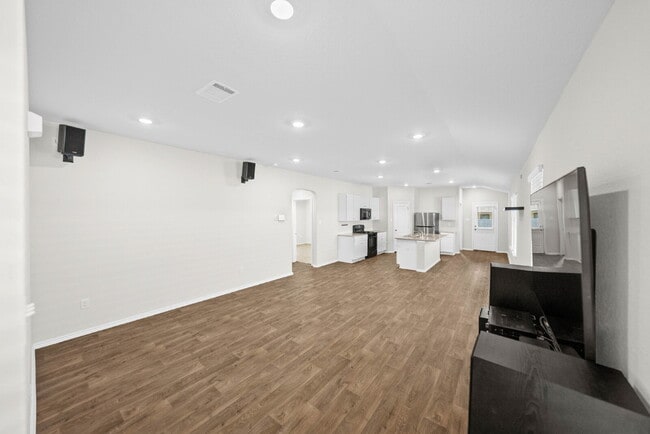 Building Photo - 3 Bedroom Rental in Convenient West San An...