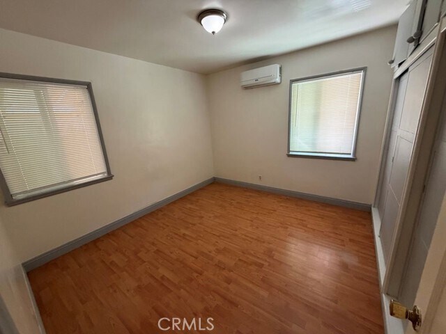 Building Photo - 526 Dewey Ave