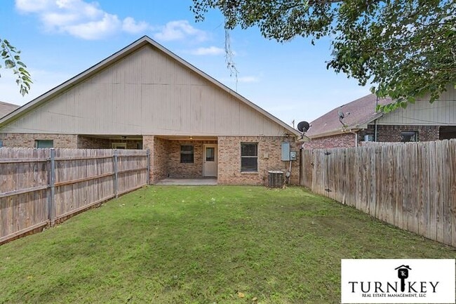 Building Photo - Available Now: The West Fort Worth Duplex You've Been Waiting For