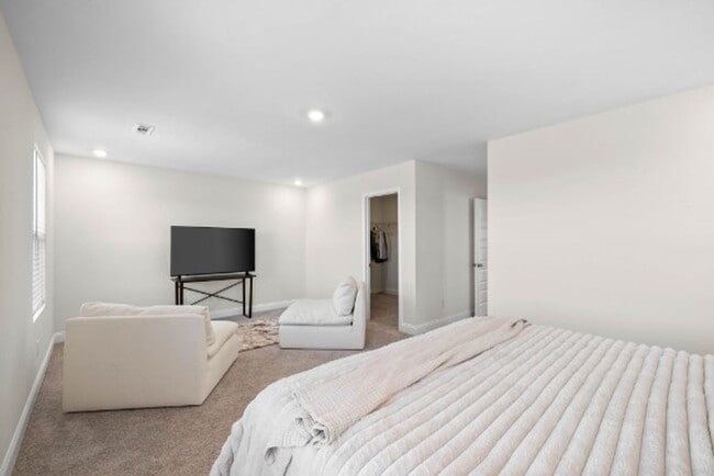 Building Photo - FOR LEASE- TOWNHOME IN THE PRESERVE AT BELLE POINTE!