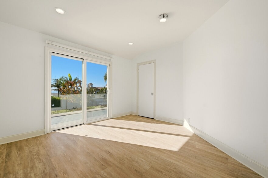 Building Photo - 204 Tranquillo Rd