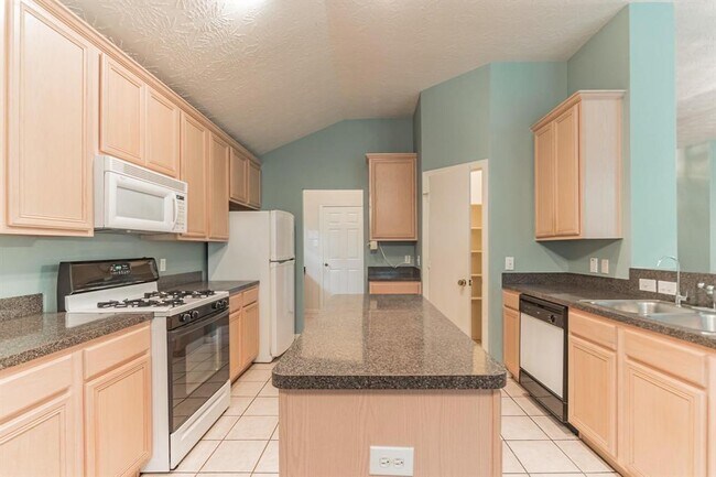 Building Photo - 519 Mesquite Dr
