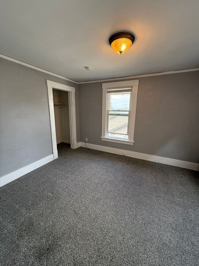 Building Photo - 1304 Ellis St