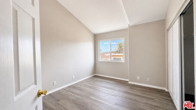 Building Photo - 14714 S Budlong Ave