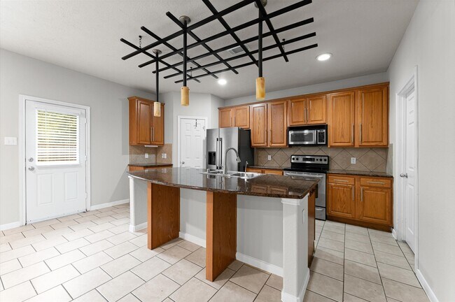 Building Photo - 135 S Spinning Wheel Cir