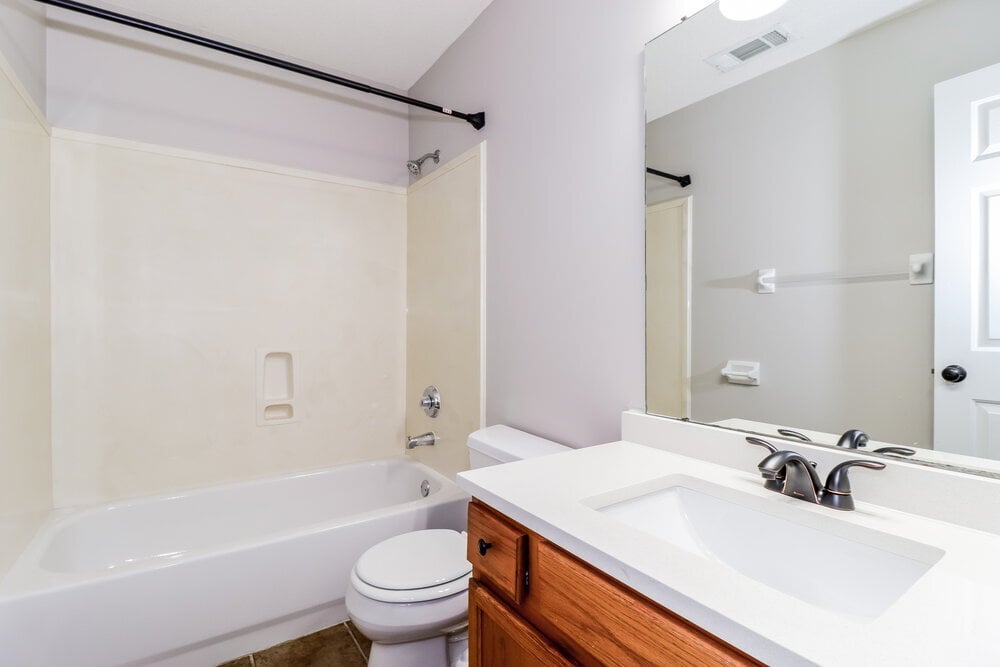 Building Photo - 10114 Bloomsbury Ave