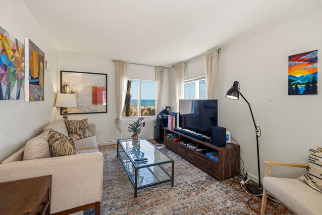 Building Photo - 446 N Powers St