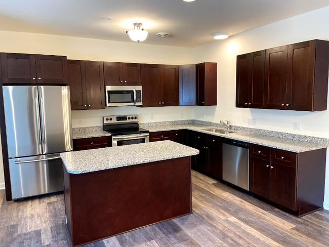 Building Photo - 5989-5991 Hanson Ct