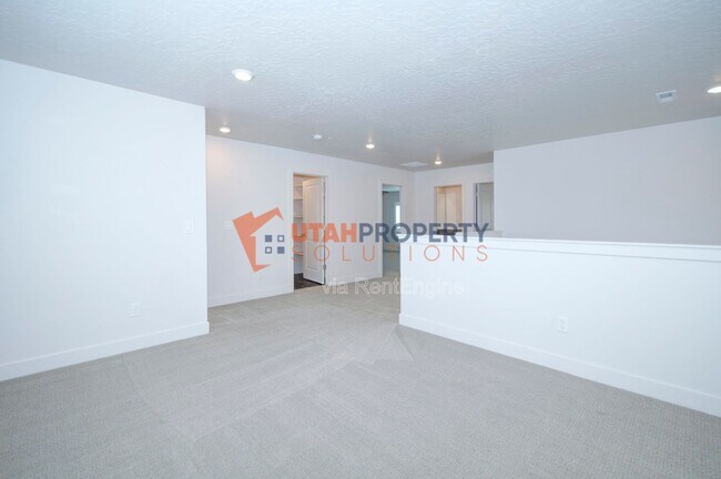 Building Photo - 2697 N Snowberry Dr