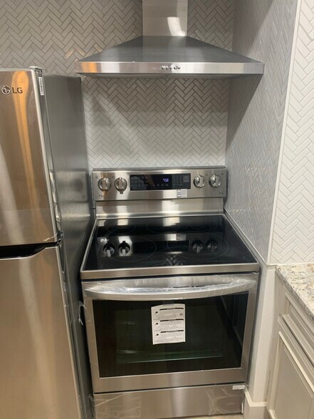 Building Photo - 5137 Dartmouth Ave N