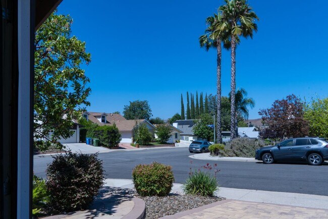 Building Photo - 5445 Sunvalley Ct