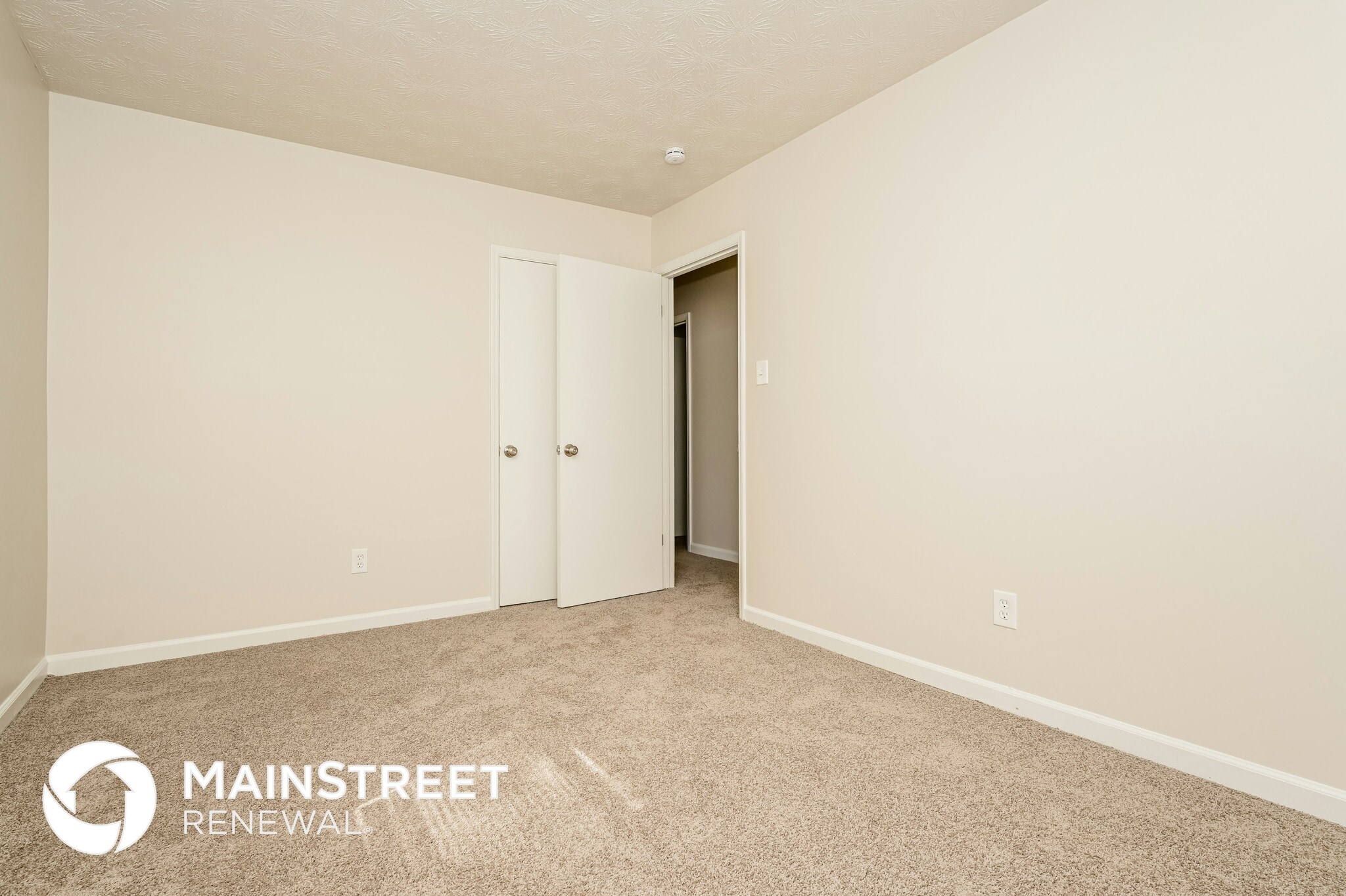 Building Photo - 4276 Old Lake Dr