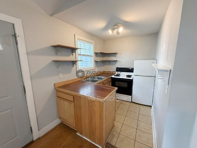 Building Photo - 53 Cypress St