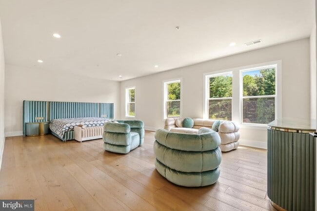 Building Photo - 12321 Potomac Hunt Rd