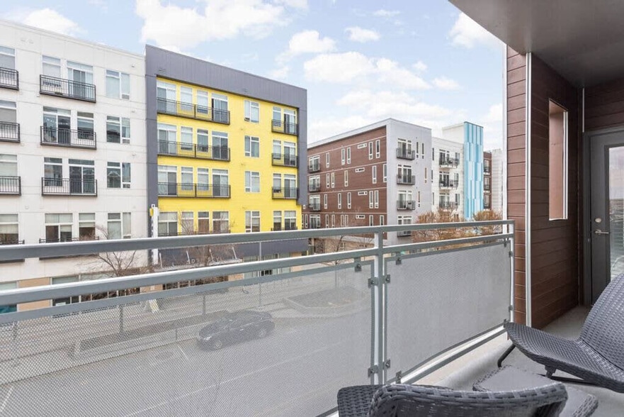 Building Photo - 421 E Market St