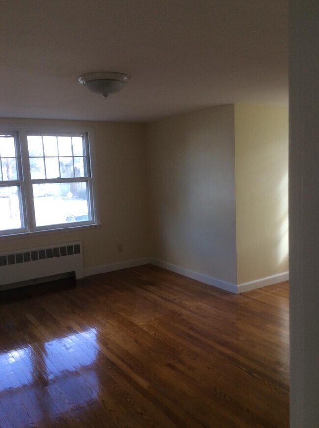 Building Photo - 95 Noble St