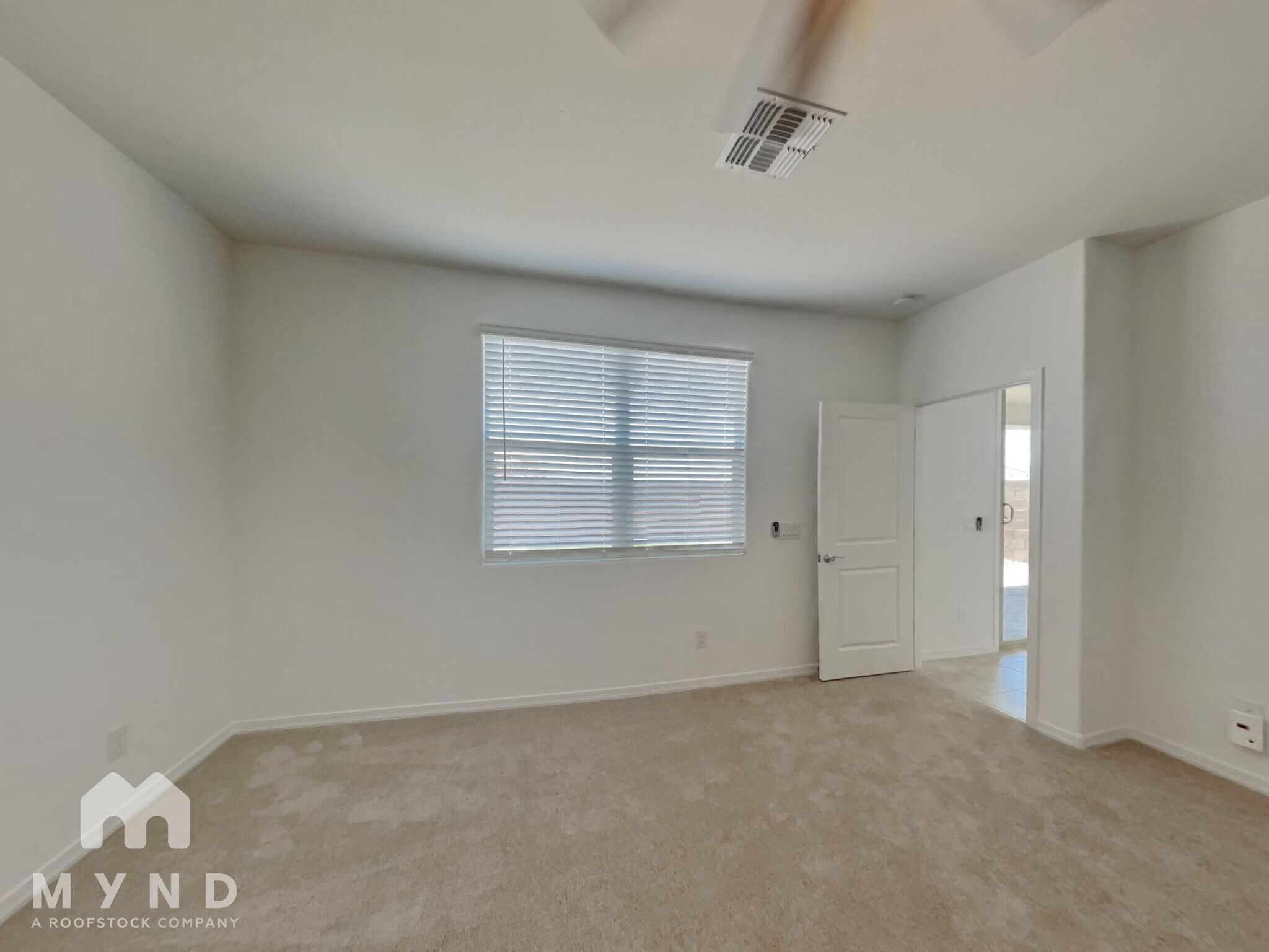 Building Photo - 4051 E Ghost Flower Ln