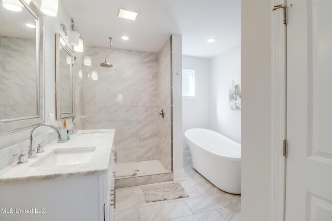 Building Photo - 187 Bilmarsan Dr