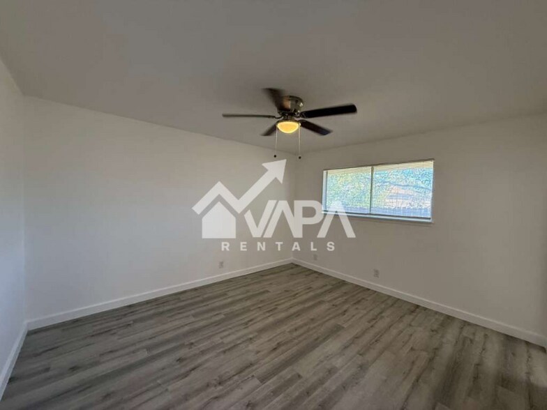 Building Photo - 6731 Cypress Lake Dr