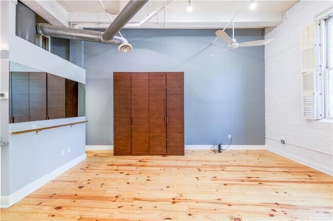 Building Photo - 210 Walker St SW