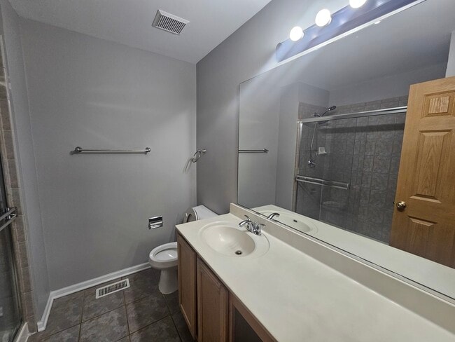 Building Photo - 852 Woodewind Dr