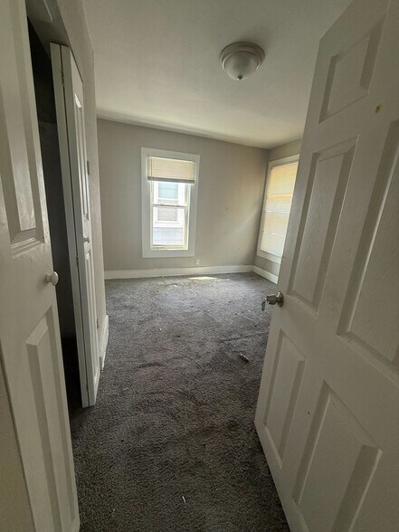 Building Photo - 1315 Poindexter St